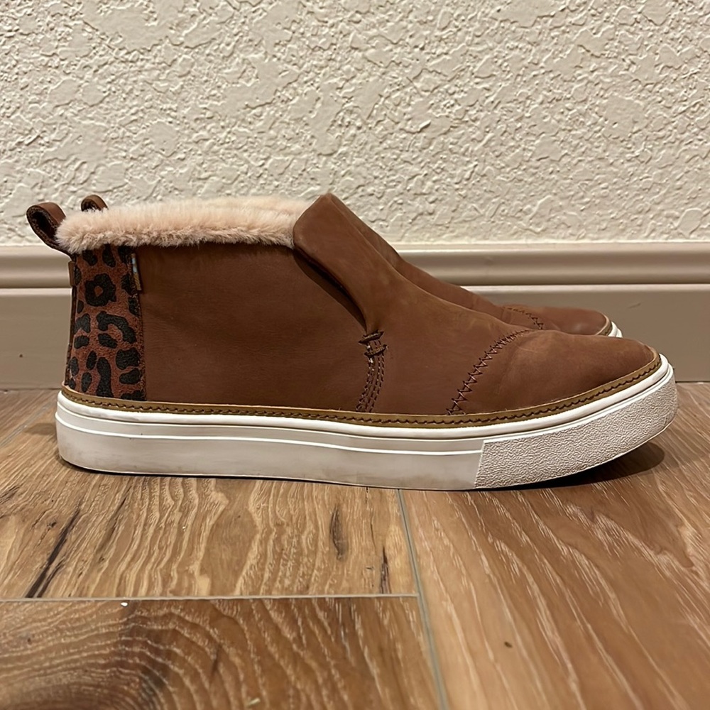 Toms Sherpa lined boots